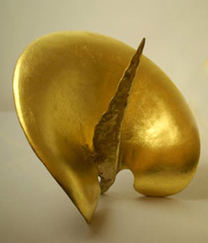Mark Bankwsky works in bronce